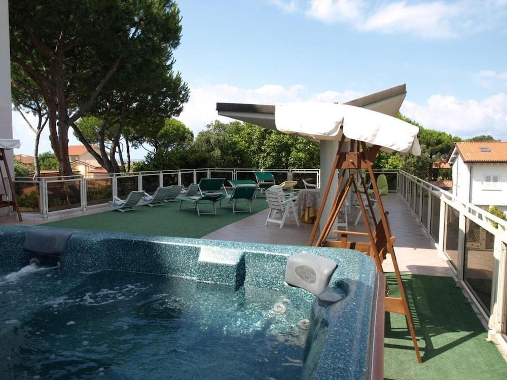 Hotel Il Caravaggio Marina di Pietrasanta Extérieur photo